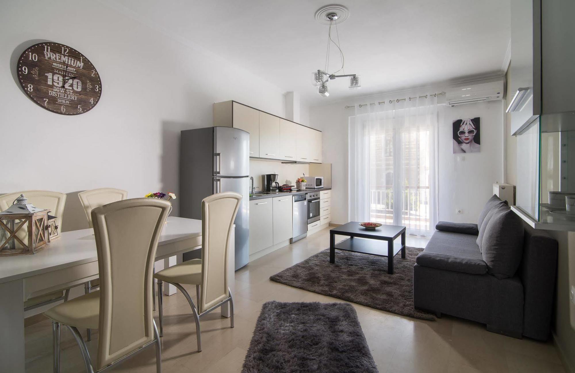 Michalis Apartments Polýgyros Exterior foto